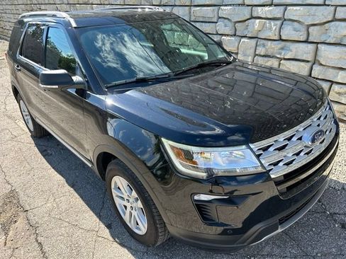 Used 2019 Ford Explorer XLT w/ Equipment Group 201A AWD/4WD image 7