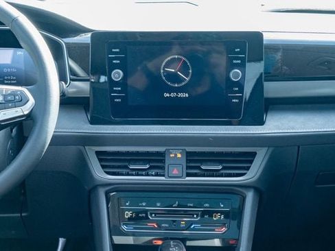New 2026 Volkswagen Taos SE image 33