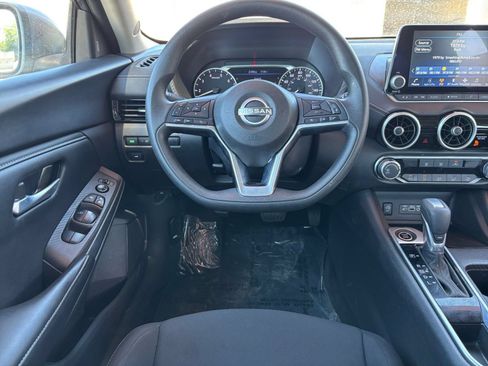 Used 2025 Nissan Sentra SV FWD image 31