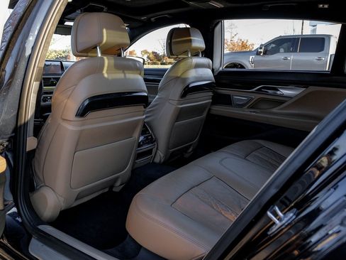 Used 2016 BMW 750i xDrive image 41