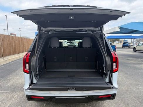New 2026 Ford Expedition Platinum w/ Stealth Appearance Package image 8