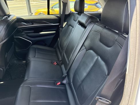 Used 2022 Jeep Grand Cherokee Limited 4xe image 13