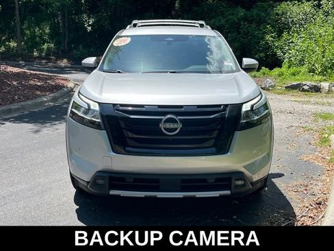 Used 2023 Nissan Pathfinder SL w/ Lighting Package (N92) AWD/4WD image 6