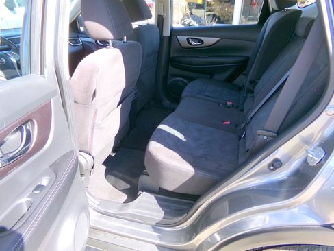 Used 2015 Nissan Rogue S image 18