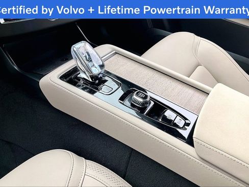 Used 2025 Volvo XC90 B5 Plus image 19