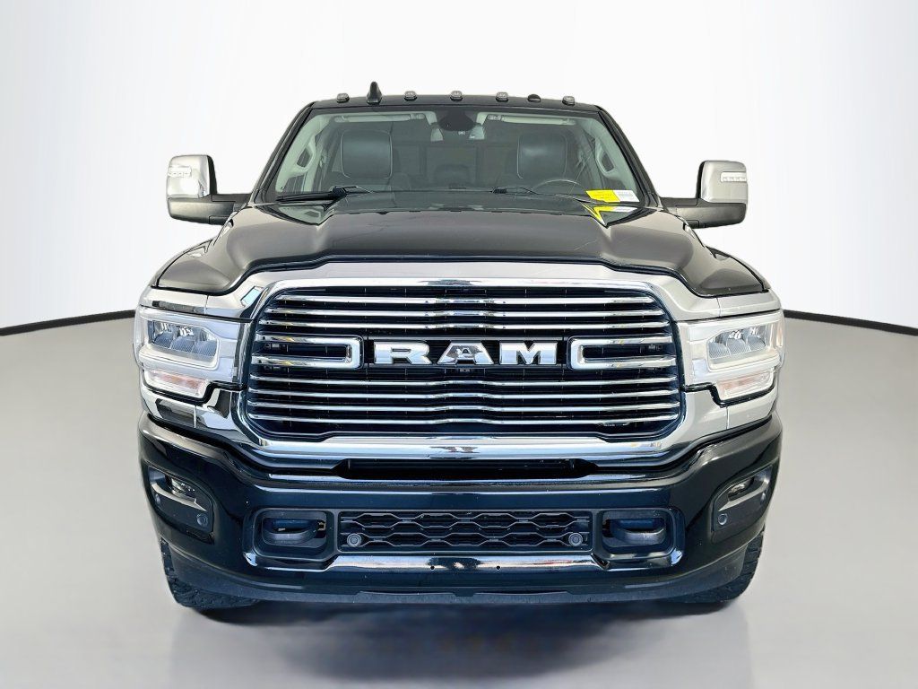 Used 2024 RAM 3500 Laramie AWD/4WD image 2