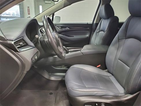 Used 2020 Buick Enclave Essence image 10