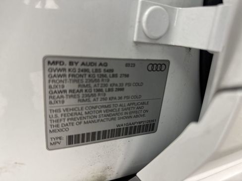 Used 2023 Audi Q5 2.0T Premium w/ Convenience Package image 39