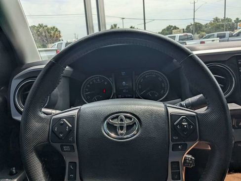 Used 2020 Toyota Tacoma SR5 AWD/4WD image 21