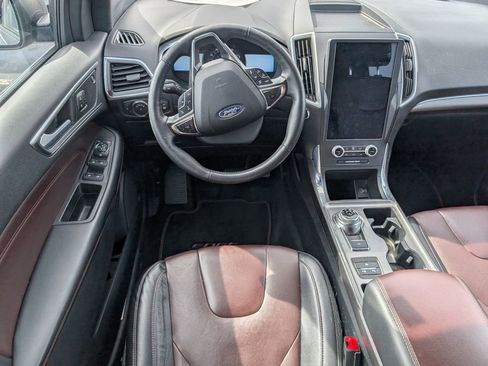 Used 2021 Ford Edge Titanium w/ Equipment Group 301A image 9