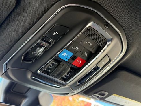 New 2025 Jeep Grand Cherokee Altitude image 25