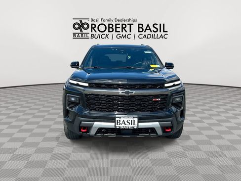 Used 2024 Chevrolet Traverse Z71 AWD/4WD image 3