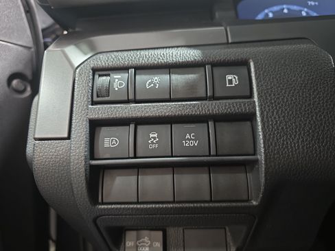 Used 2025 Toyota Tacoma TRD Sport AWD/4WD image 26