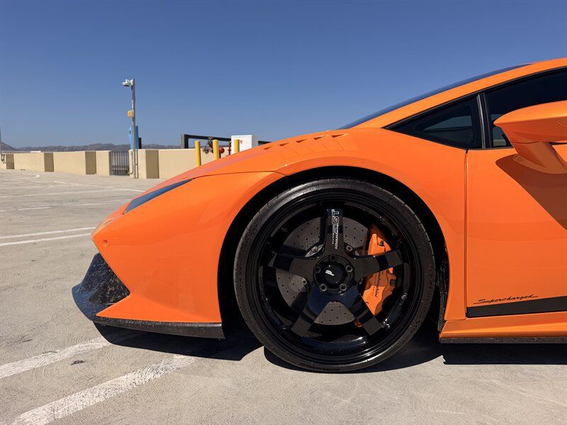 Used 2015 Lamborghini Huracan LP 610-4 AWD/4WD image 14
