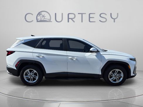 Certified 2026 Hyundai Tucson SE FWD image 6