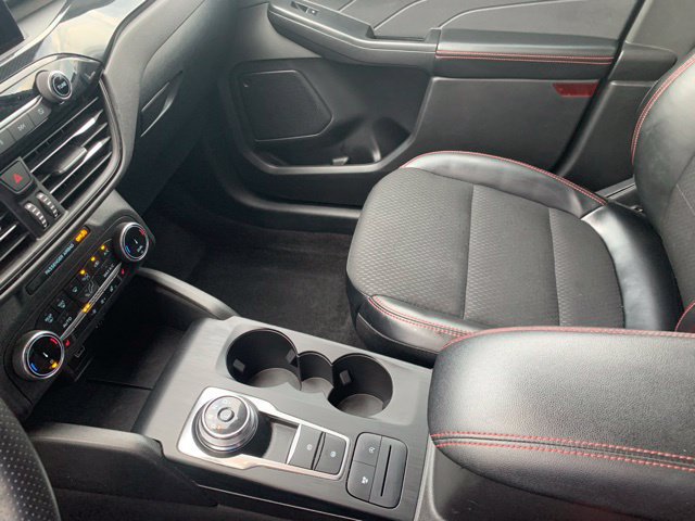 Certified 2025 Ford Escape ST-Line Select AWD/4WD image 34