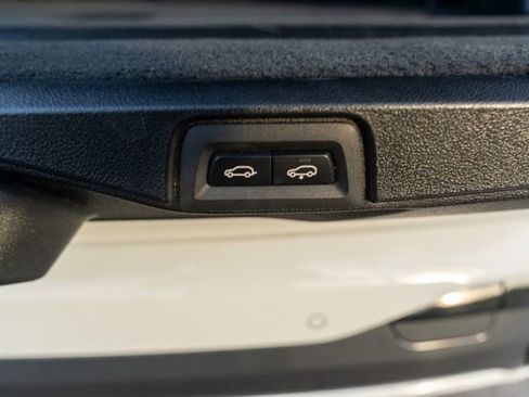 Used 2022 BMW X7 M50i w/ Dynamic Handling Package image 22