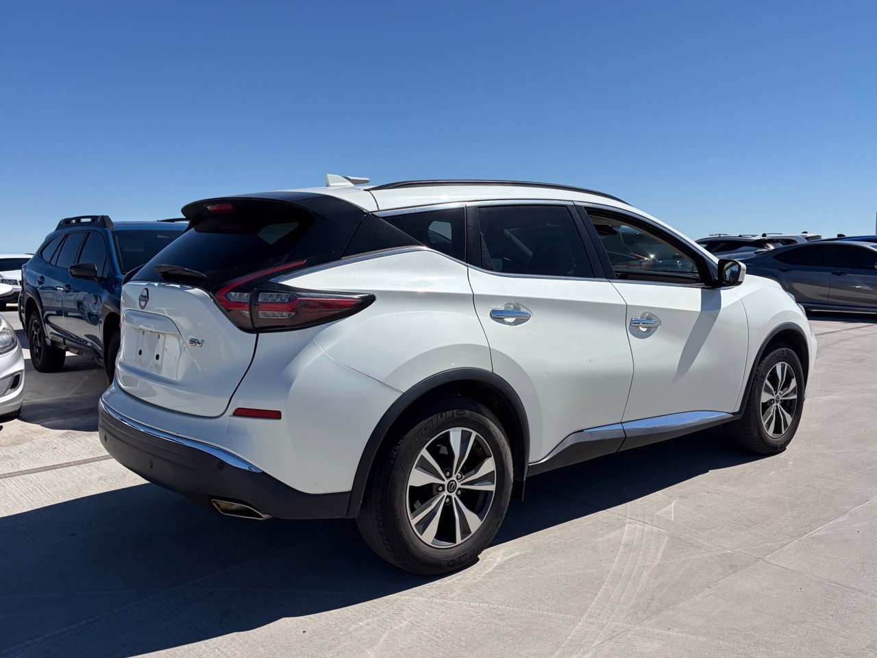 Used 2023 Nissan Murano SV FWD image 2
