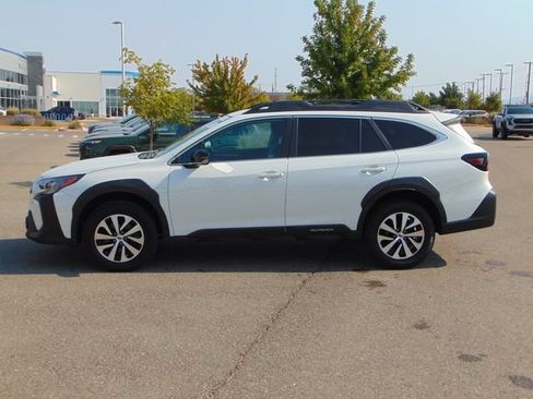 Used 2024 Subaru Outback Premium AWD/4WD image 7