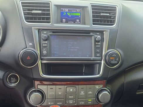 Used 2013 Toyota Highlander Limited AWD/4WD image 39