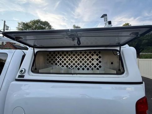 Used 2011 Chevrolet Silverado 1500 2WD Crew Cab Hybrid image 23