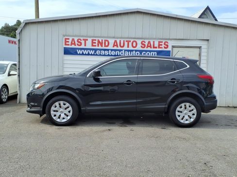 Used 2018 Nissan Rogue Sport S AWD/4WD image 2