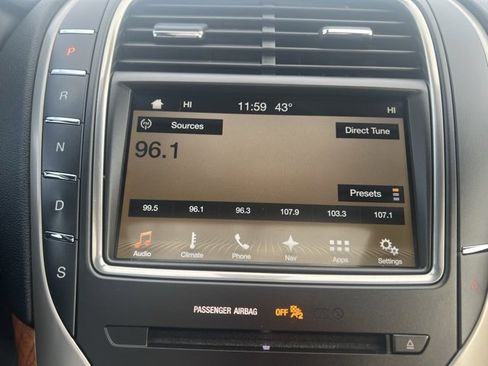 Used 2017 Lincoln MKX Reserve w/ Lincoln MKX Climate Package image 20