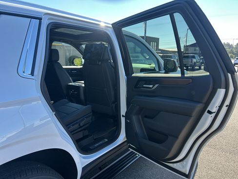 New 2026 GMC Yukon Denali w/ Denali Reserve Package AWD/4WD image 32
