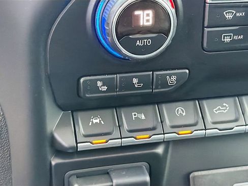 Used 2019 Chevrolet Silverado 1500 LTZ w/ LTZ Premium Package image 21