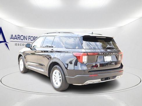 Used 2025 Ford Explorer Active w/ Active Comfort Package RWD image 7