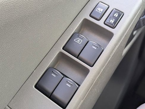 Used 2019 Nissan Frontier SV image 22