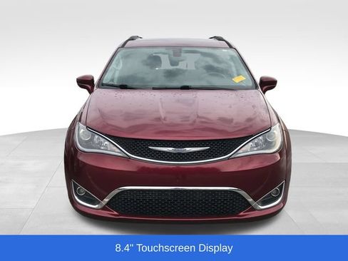Used 2017 Chrysler Pacifica Touring-L FWD image 11
