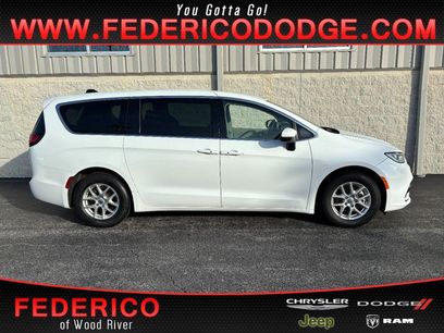 Used 2023 Chrysler Pacifica Touring-L