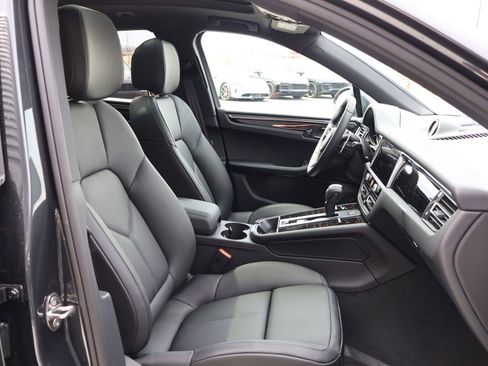 New 2026 Porsche Macan image 25