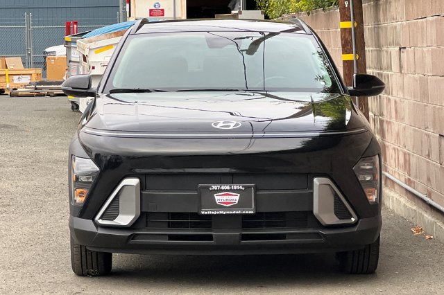 Used 2025 Hyundai Kona SEL FWD image 11