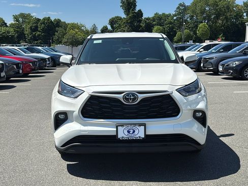Used 2020 Toyota Highlander LE AWD/4WD image 2