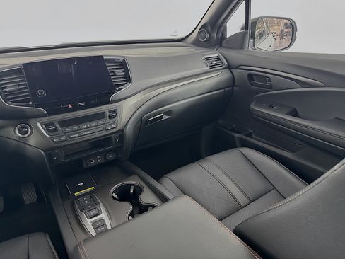 Certified 2024 Honda Passport TrailSport image 24