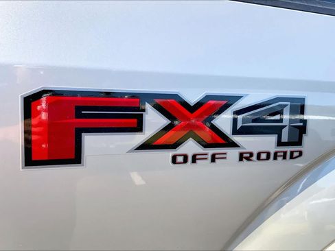 Used 2017 Ford F150 Platinum w/ Equipment Group 701A Luxury AWD/4WD image 31