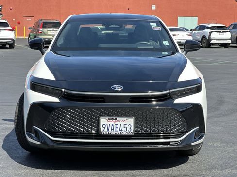 Used 2026 Toyota Crown Platinum image 6