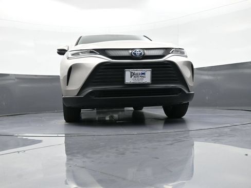 Used 2024 Toyota Venza LE AWD/4WD image 26
