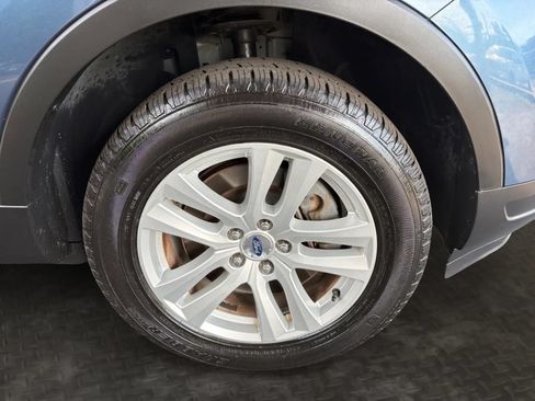 Used 2019 Ford Explorer XLT w/ Equipment Group 202A AWD/4WD image 39