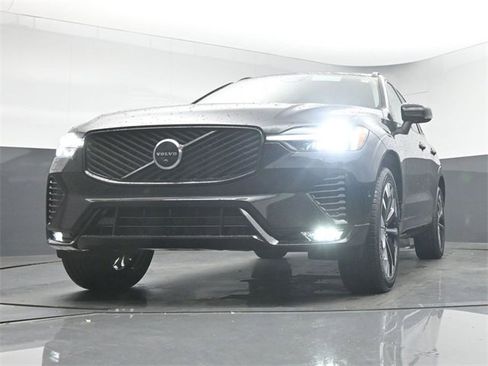 New 2026 Volvo XC60 B5 Plus w/ Protection Package Premier image 40
