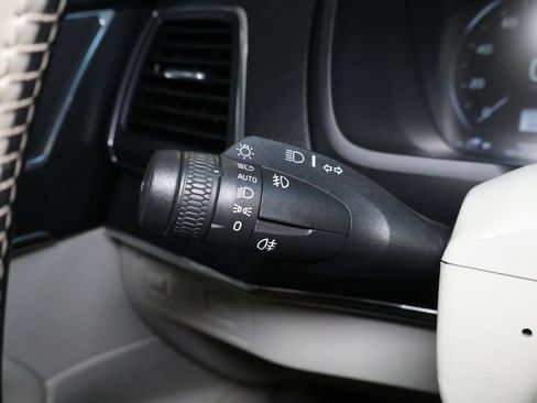 Used 2020 Volvo XC90 T6 Momentum w/ Protection Package Premier AWD/4WD image 26