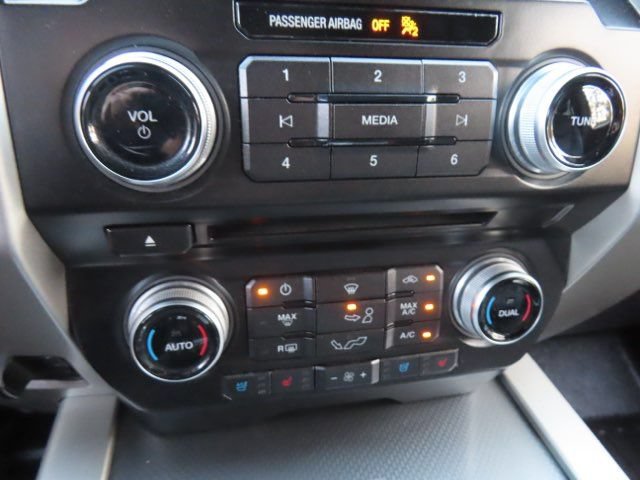 Used 2015 Ford F150 Lariat w/ Equipment Group 502A Luxury AWD/4WD image 29