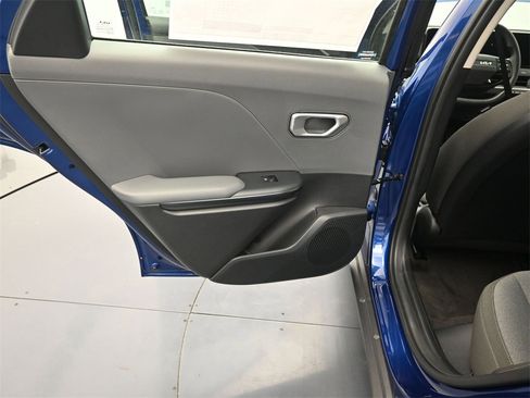 New 2025 Kia K4 LXS image 15
