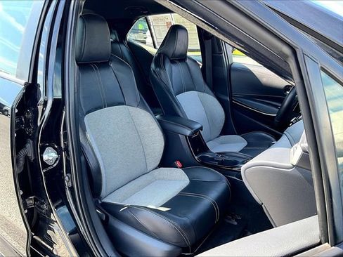Used 2024 Toyota Corolla XSE FWD image 11