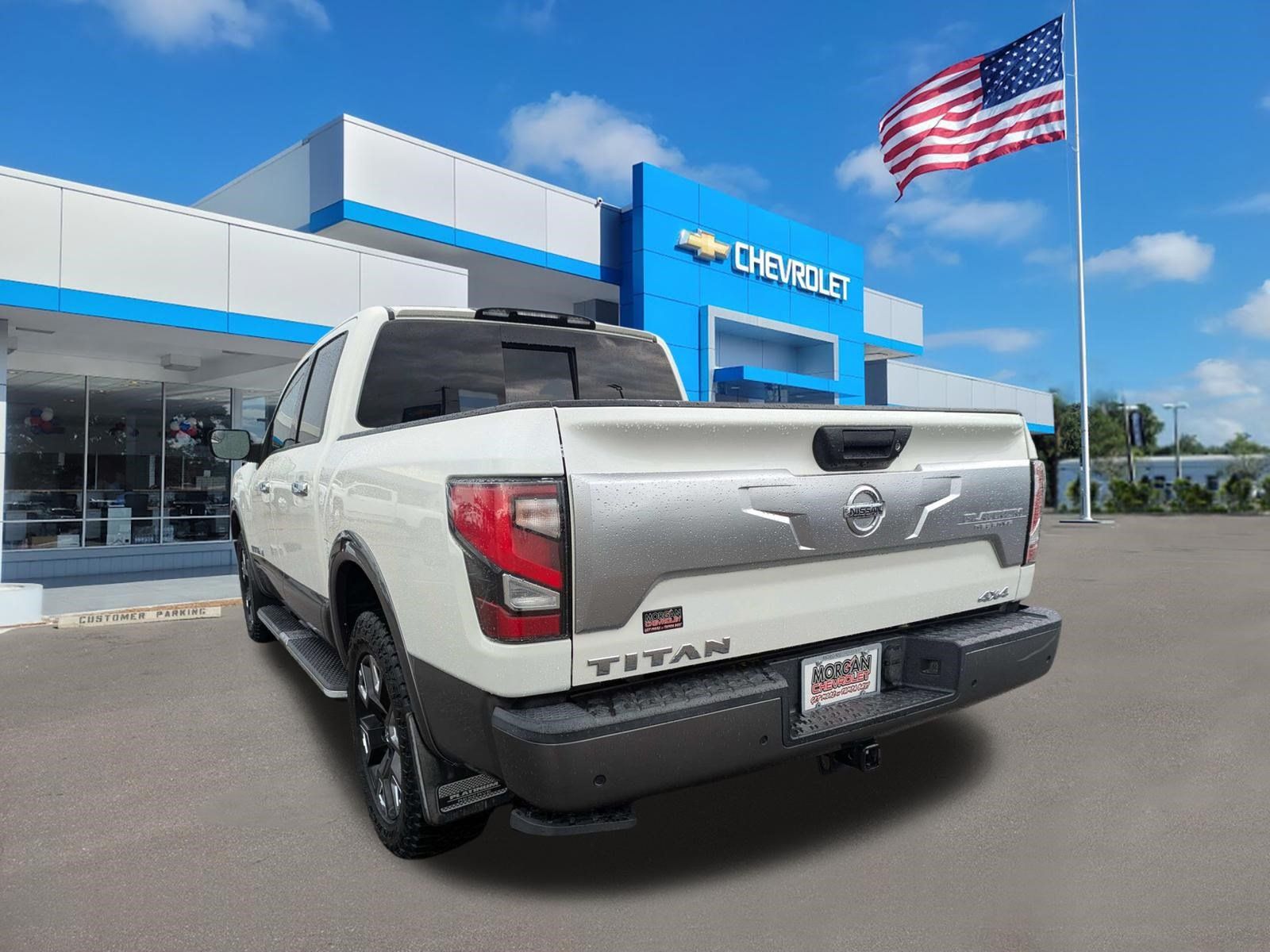 Used 2021 Nissan Titan Platinum Reserve w/ Moonroof Package AWD/4WD image 5