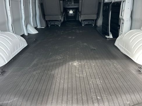 New 2026 Chevrolet Express 3500 RWD image 15