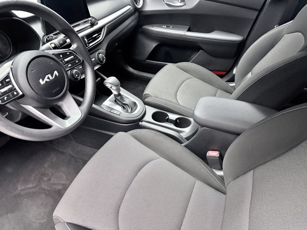 Used 2023 Kia Forte LXS w/ LXS Technology Package FWD image 9