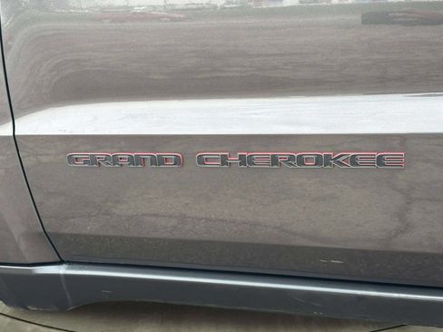 Used 2018 Jeep Grand Cherokee Trailhawk w/ Trailhawk Luxury Group image 38